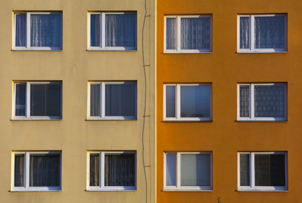 »Mladi v Sloveniji si ne morejo več zagotoviti strehe nad glavo po normalnih cenah«