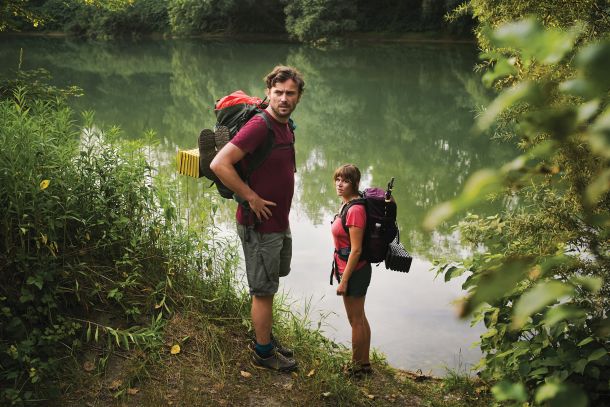 Umetniški duo MU – Metod & Una: Flawalking ~ Sava; 850 km pešpoti vzdolž reke Save, od izvira do izliva 