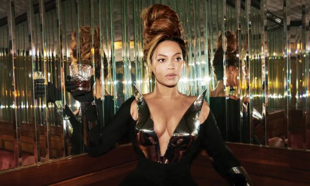 Beyoncé, ki se na novem albumu poklanja dediščini klubskih žanrov črnskega izvora, pri štiridesetih zveni vitalneje kot kadarkoli.