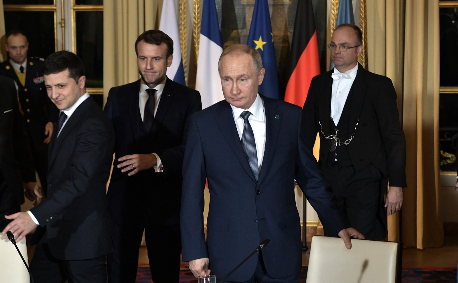 Ukrajinski predsednik Volodimir Zelenski in ruski predsednik Vladimir Putin, na fotografiji leta 2019, še pred rusko invazijo Ukrajine