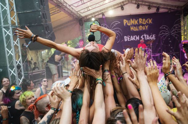 Hardcore punk zasedba Petrol Girls, festival Punk Rock Holiday, Tolmin 