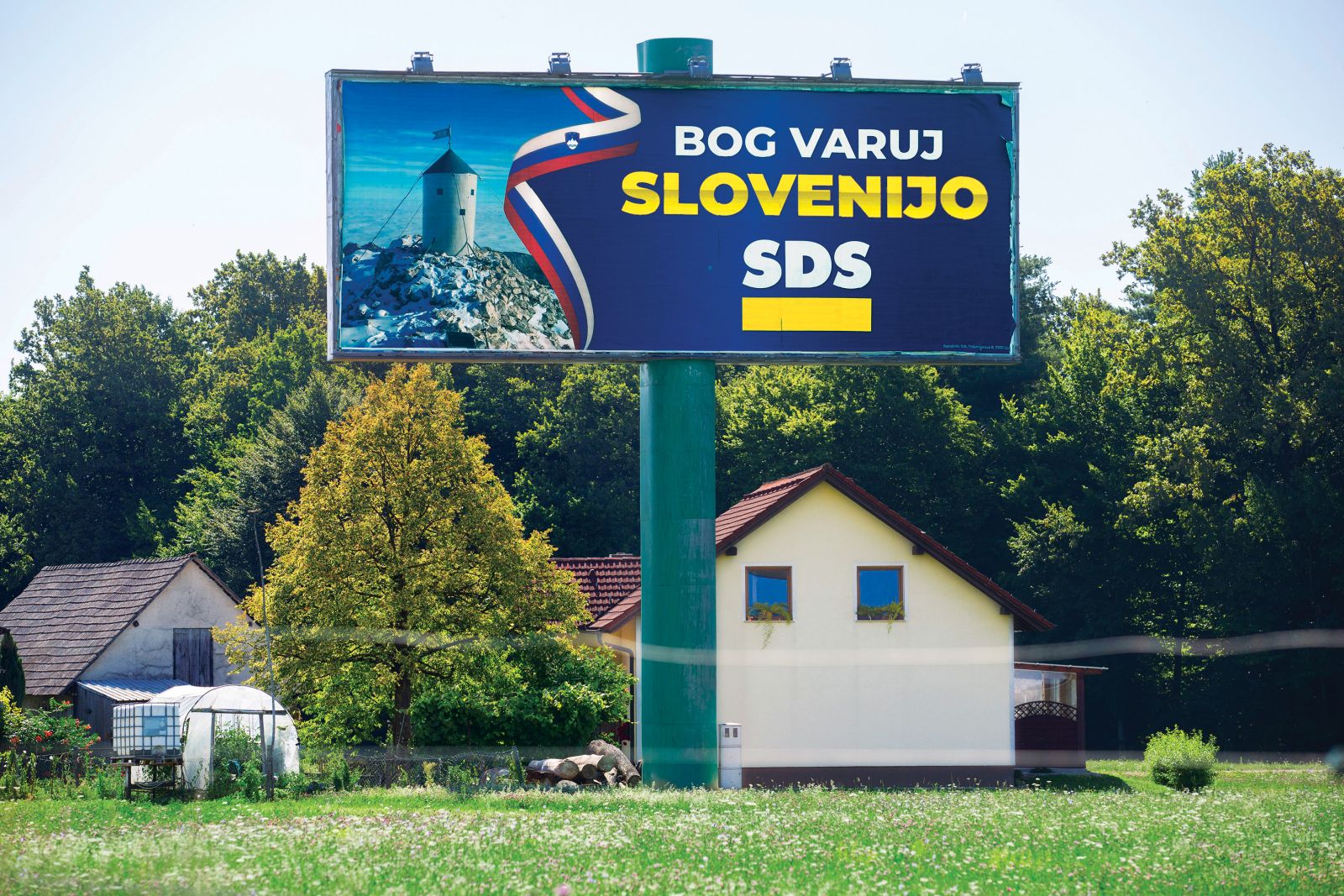 Ena takšna lepa oglasna vsebina ob dolenjski avtocesti