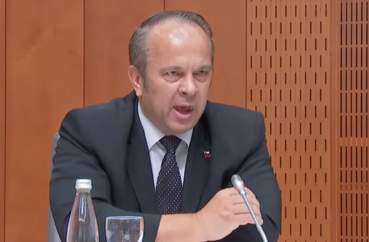 VIDEO: Besedni dvoboj med Brankom Grimsom in Miho Kordišem