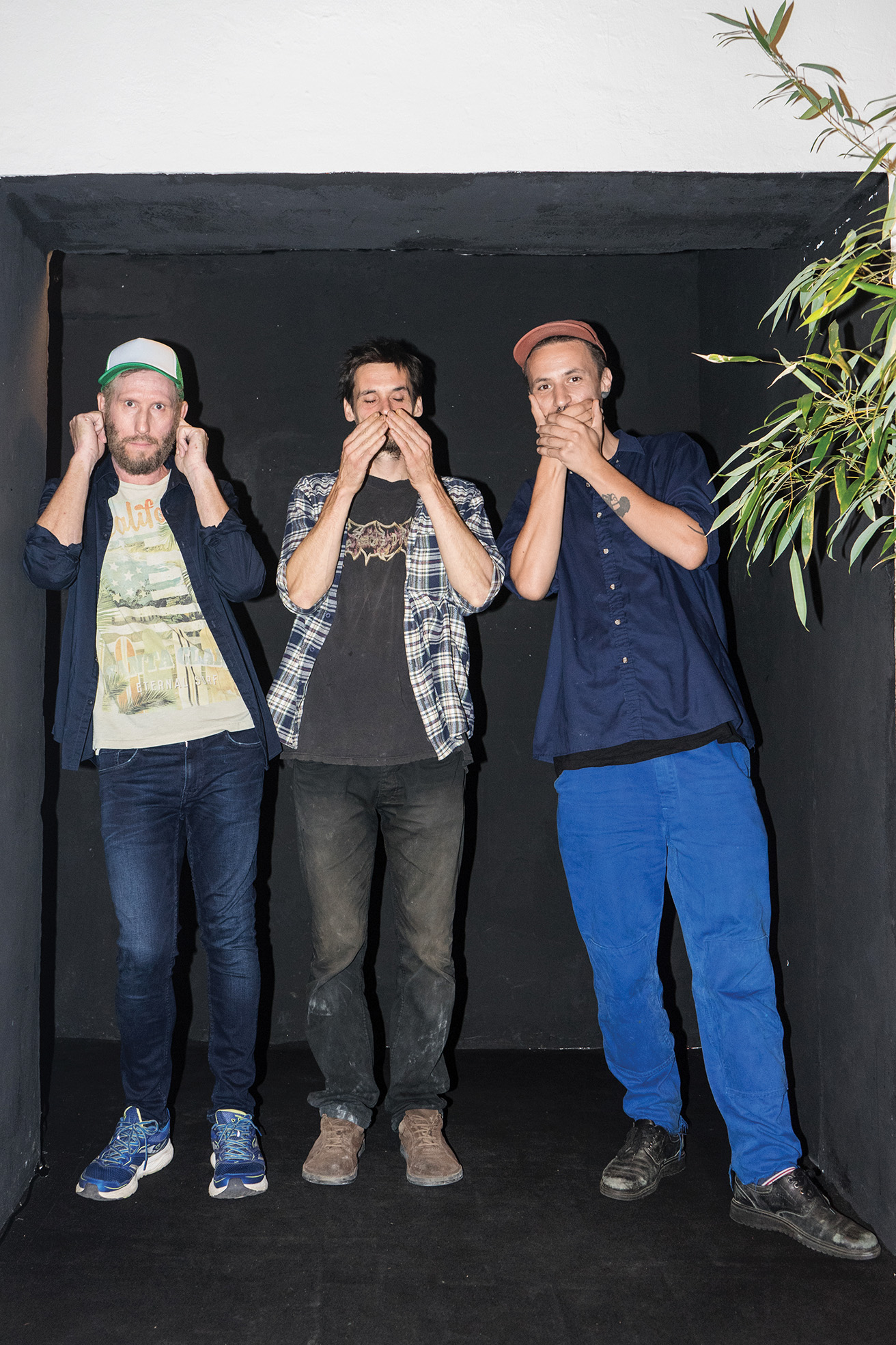 Rok Mohar, Danilo Milovanović, Uroš Weinberger: Terra inhabitabilis – življenje po koncu sveta; Galerija Alkatraz, AKC Metelkova, LJ | Urša Rahne