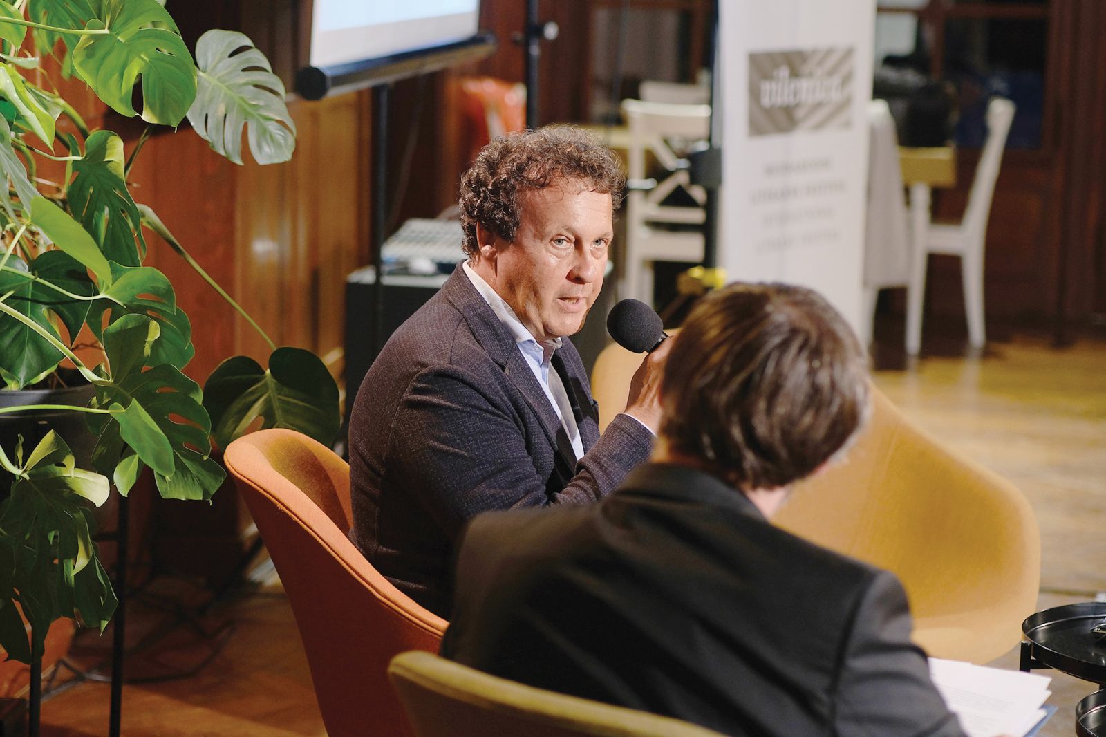 Andrej Blatnik, slovenski avtor v središču, Festival Vilenica, Švicarija, LJ | Janez Zalaznik