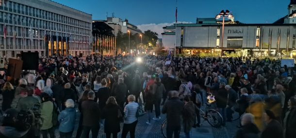 VIDEO: Shod v podporo stavkajočim na RTV Slovenija
