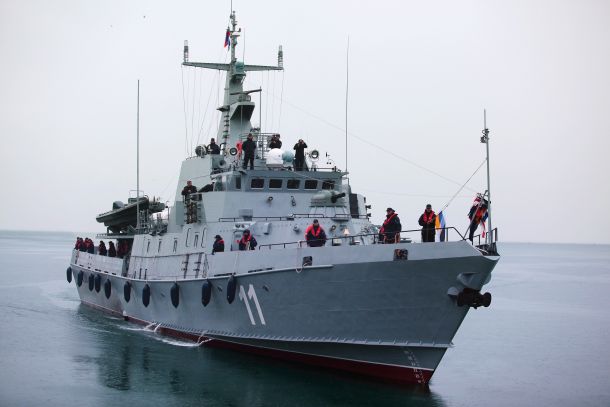 Ladja Triglav je primer slovenskih investicij v vojsko: na začetku naj bi stala 25 milijonov evrov. Zaradi nakupa dodatkov se je nato podražila na 28, potem na 35 in končno na 42 milijonov evrov. Ker pa je vmes prišlo do okvar, je ladja danes brez delujočih topov ali raket. 