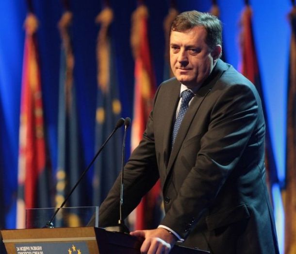 Potem ko je bil Milorad Dodik še do danes zjutraj soočen z možnim porazom, se je volilni rezultat kasneje obrnil v njegovo korist.