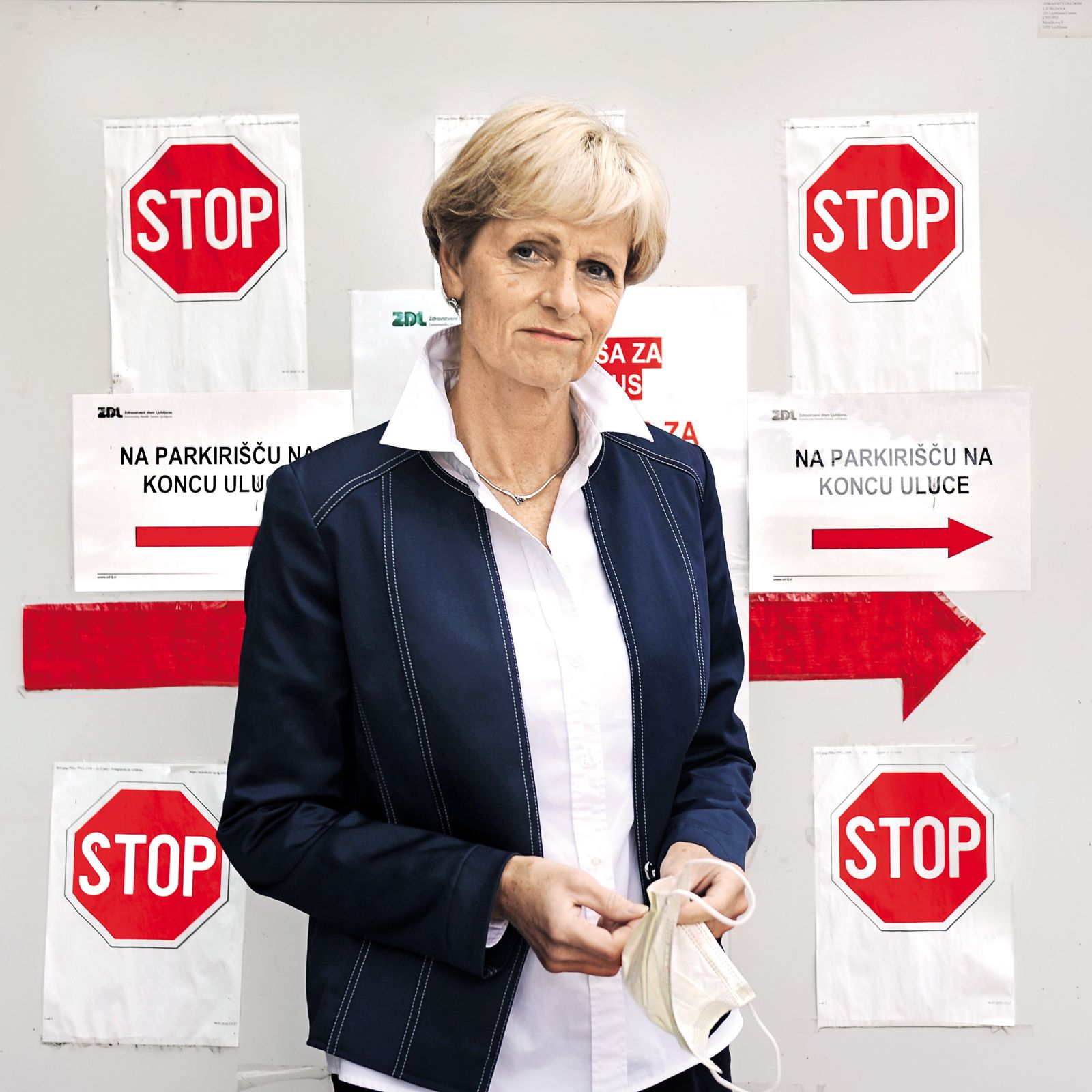 Tonka Poplas Susič, direktorica Zdravstvenega doma Ljubljana, prosi vse družinske zdravnike, naj začnejo opredeljevati paciente, četudi so dosegli 1850 glavarinskih količnikov. Pri tem obljublja pomoč: ustanovitev posebnih ambulant, ki jih bodo vodile sestre.