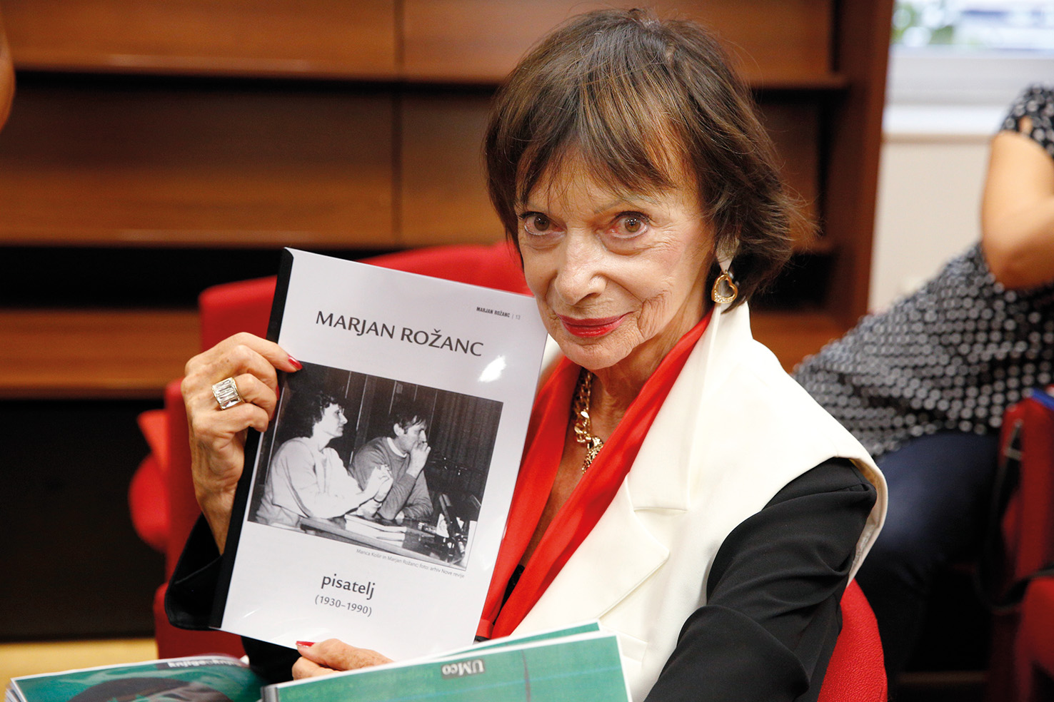 Manca Košir, prva častna nagrajenka Kulturnega društva Marjan Rožanc, knjigarna Konzorcij, LJ | Borut Krajnc