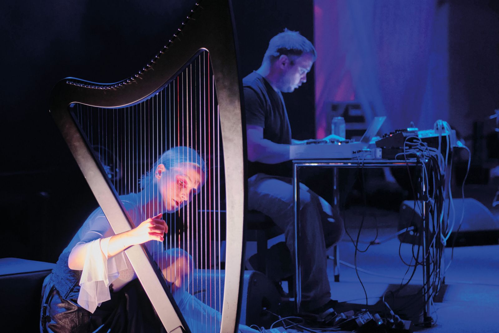 II/III (Urška Preis in Tine Vrabič - Nitz); festival Indigo, Cukrarna, LJ | Janez Zalaznik