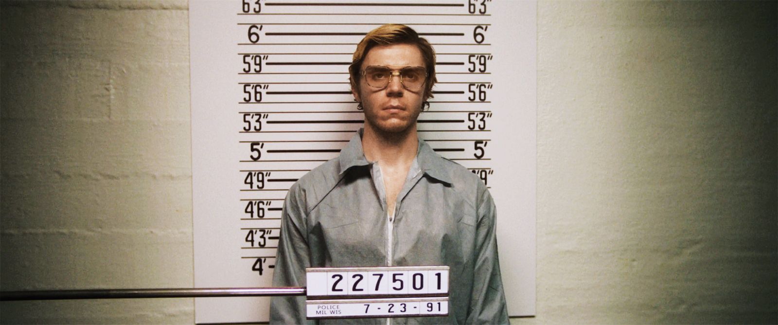 Evan Peters kot Jeffrey Dahmer v Netflixovi uspešnici Pošast: zgodba o Jeffreyju Dahmerju