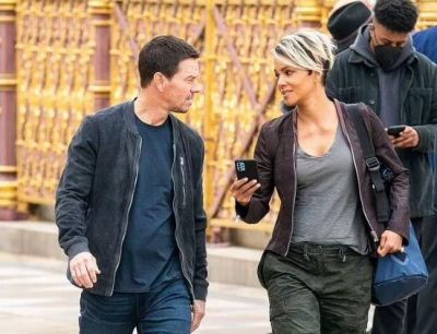 Mark Wahlberg in Halle Berry med sprehodom po piranskih ulicah 