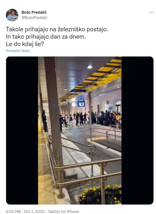 Tvit visokega funkcionarja SDS in nekdanjega državnega sekretarja na notranjem ministrstvu Boža Predaliča, ki mu je pripel (policijski) posnetek odstranitve tujcev z vlaka.