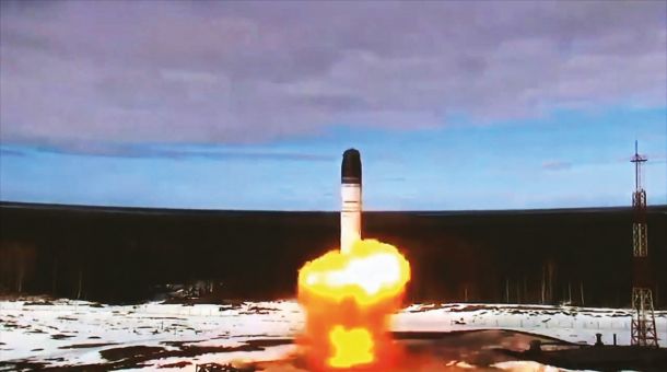 Sarmat: Nova ruska raketa dolgega dosega, ki naj bi se lahko izognila vsem protiraketnim ščitom