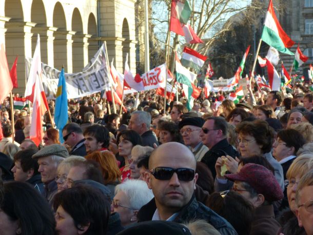Des milliers de manifestants contre le gouvernement d’Orban