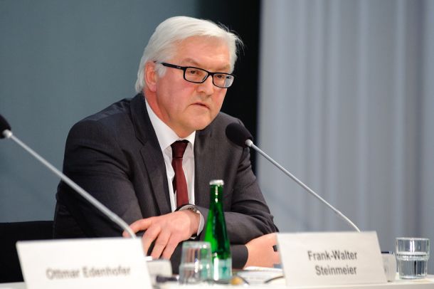 Nemški predsednik Frank-Walter Steinmeier se bo srečal z ukrajinskim predsednikom Volodimirjem Zelenskim.
