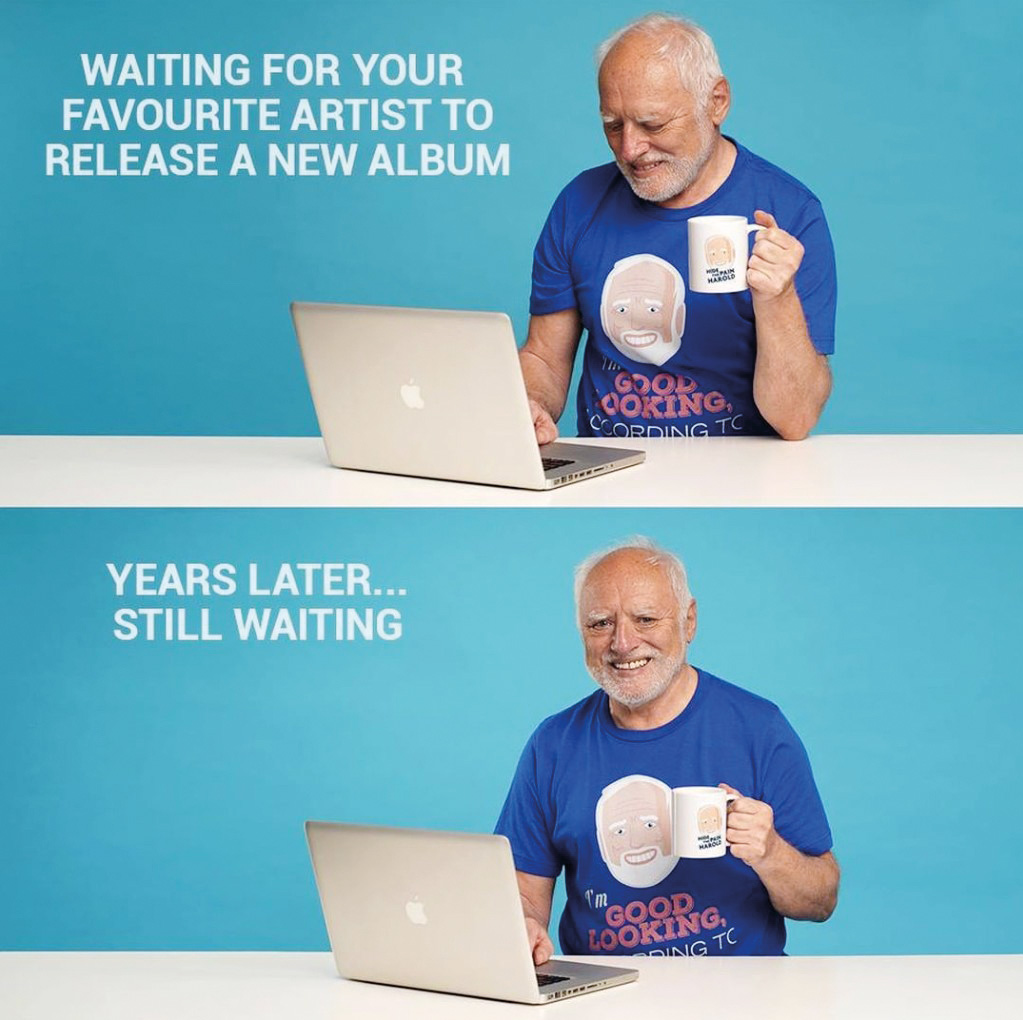 Zaradi Aratovih navidezno žalostnih oči se zdi, da za nasmehom skriva globoko bolečino, zato se navadno znajde v memih, ki šalo napletejo okoli sprijaznjenosti z neko kruto usodo.