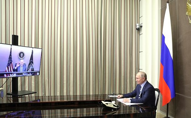 Videokonferenca ruskega predsednika Vladimirja Putina in ameriškega predsednika Joeja Bidna