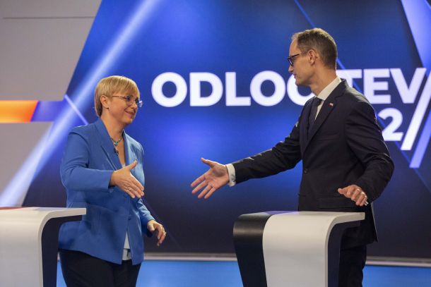Predsedniška kandidata: zmagovalka (Nataša Pirc Musar) in poraženec (Anže Logar, SDS)