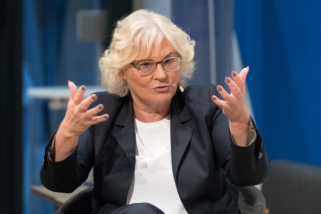 Nemška obrambna ministrica Christine Lambrecht