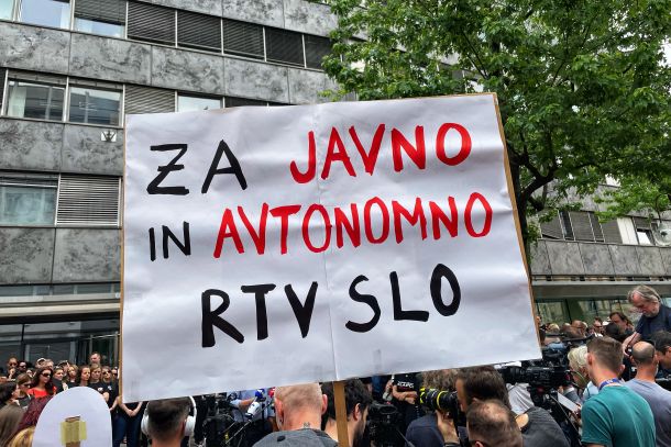Stavka pred stavbo RTV Slovenija