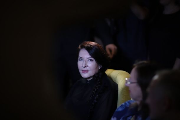 Marina Abramović bo šele prihodnje leto kot prva ženska imela samostojno razstavo, ki bo zaobjela vse glavne galerije londonske Kraljeve akademije.