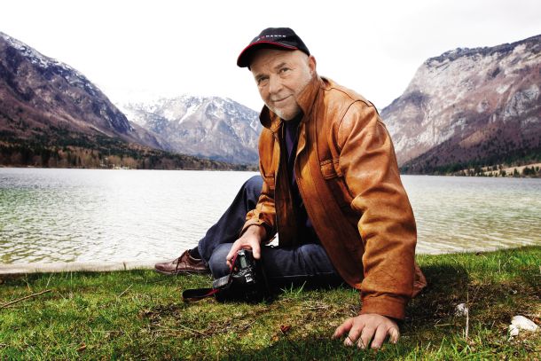 Joco Žnidaršič ob Bohinjskem jezeru leta 2008