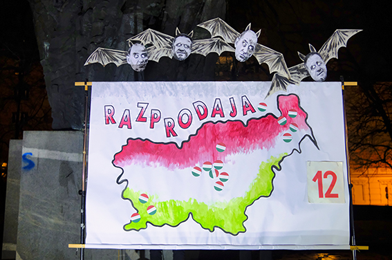 FOTOGALERIJA: »V svojih zadnjih tednih Janševa vlada izvaja predvolilno razprodajo«