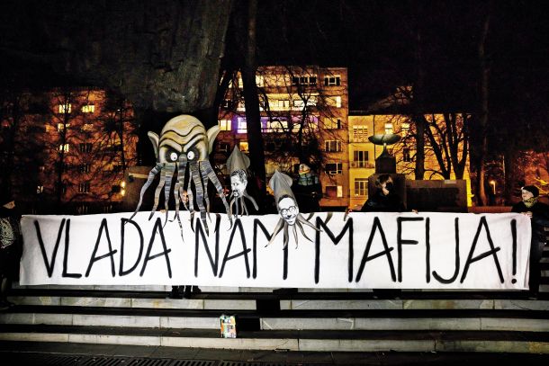 Kdo nam vlada? Petkov protest v Ljubljani.