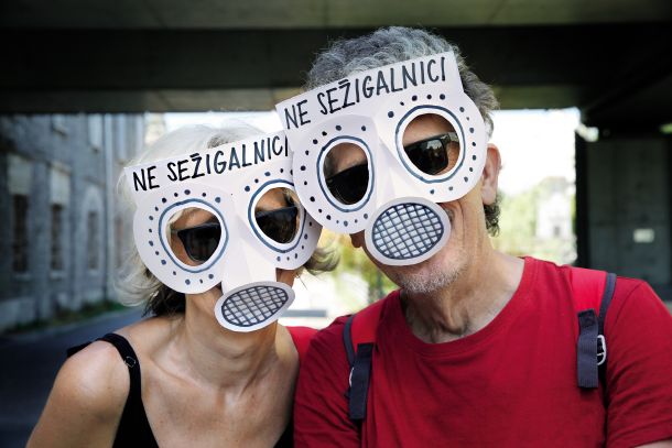 Simboličen protest ob predstavitvi Jankovićevih načrtov o ljubljanski sežigalnici /