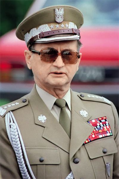 Wojciech Jaruzelski, Poljska