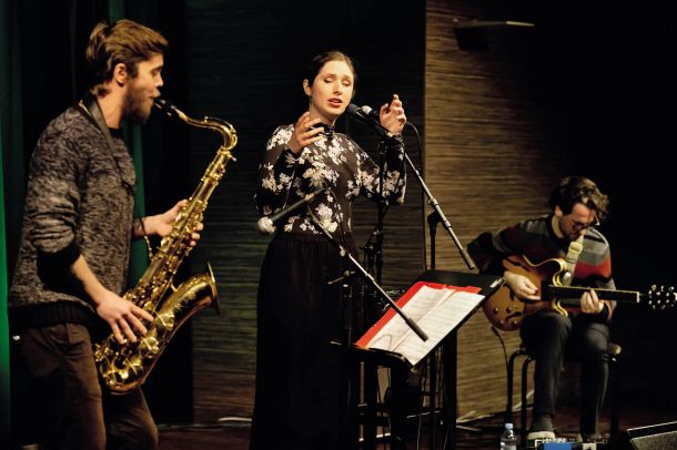 Birds of Unknown: Patricija Škof, glas, Tibor Pernarčič, saksofon, Tilen Beigot, kitara