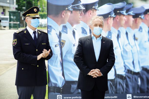 Med policisti osovražena generalni direktor policije Anton Olaj in notranji minister Aleš Hojs. 