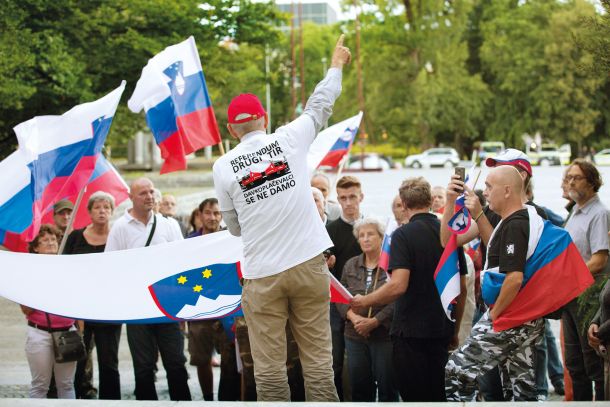 Leta 2018 je Kovačiču (ob pomoči politične desnice) uspelo zbrati dovolj podpisov za referendum o zakonu o drugem tiru. Referendum je sicer potekal dvakrat, saj je vrhovno sodišče po njegovi pritožbi prvotno glasovanje razveljavilo. Na nobenem od glasovanj ni bil dosežen niti kvorum.