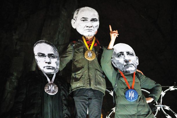 Dobitniki medalj na petkovem protestu v Ljubljani