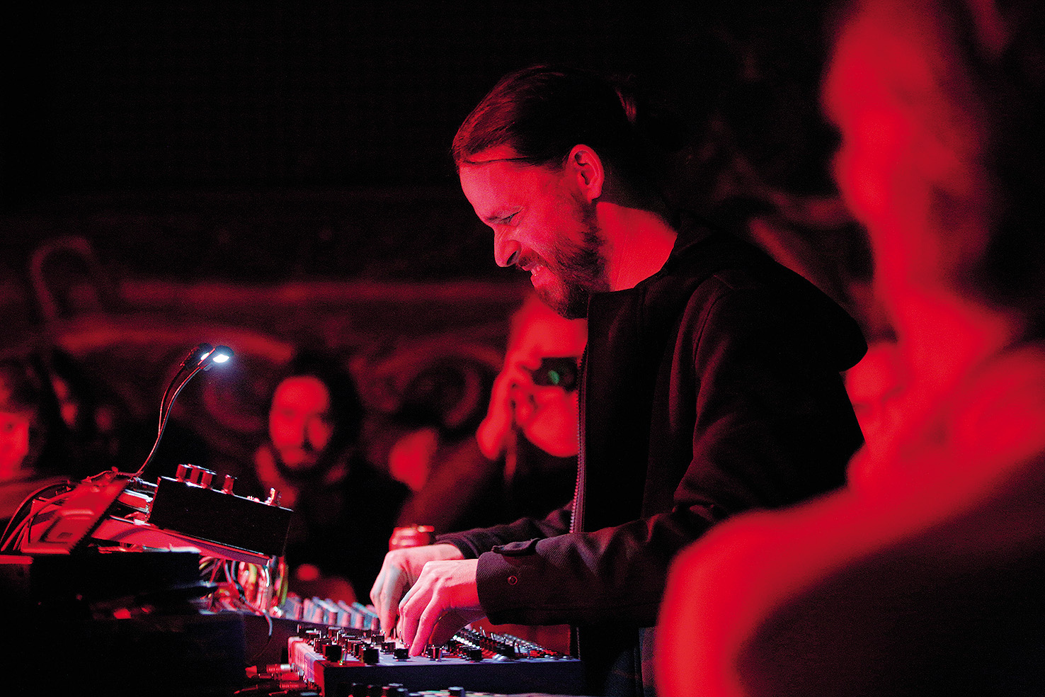 27. Keltika v klubu Gromka, AKC Metelkova, LJ: Vitja Balžalorsky ELEK3KA (SI) | Borut Krajnc