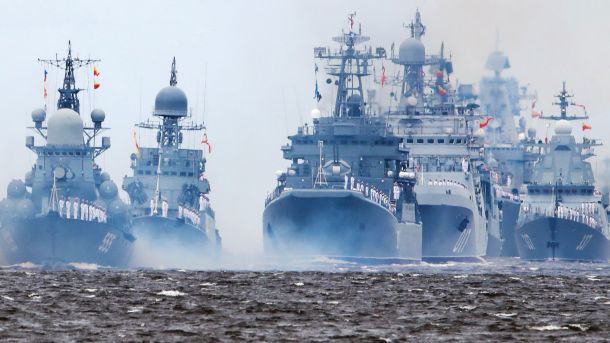 Del ruske črnomorske flote se je tik pred napadom na Ukrajino skozi Bospor vrnil v Črno morje