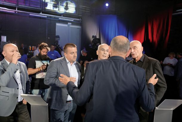 Slovenski podjetniki Joc Pečečnik, Igor Akrapovič in Ivo Boscarol v pogovoru z Janezom Janšo na predvolilnem soočenju na POP TV leta 2018 