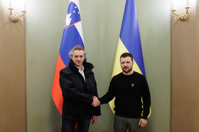 Premier Robert Golob se je danes v Kijevu sestal z ukrajinskim predsednikom Volodimirjem Zelenskim.