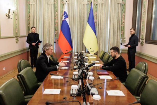 Golob et Zelensky ont également parlé de l'approche de l'Ukraine vis-à-vis de l'UE et de l'alliance de l'OTAN