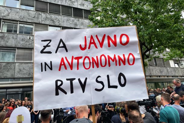 Stavka pred stavbo RTV Slovenija