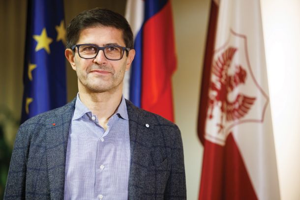 Matjaž Rakovec, župan Kranja: »Država bi morala obvezno znanje slovenskega jezika uvesti tudi za tuje delavce, ki so že v Sloveniji.« 