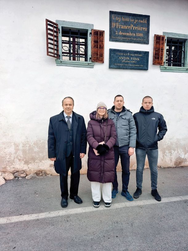 Branko Grims s predstavniki Slovenske demokratske mladine Kranj: Karin Planinšek in neonacista Žan Žalec ter Mario Zdravković. / Foto: Instagram Žana Žalca