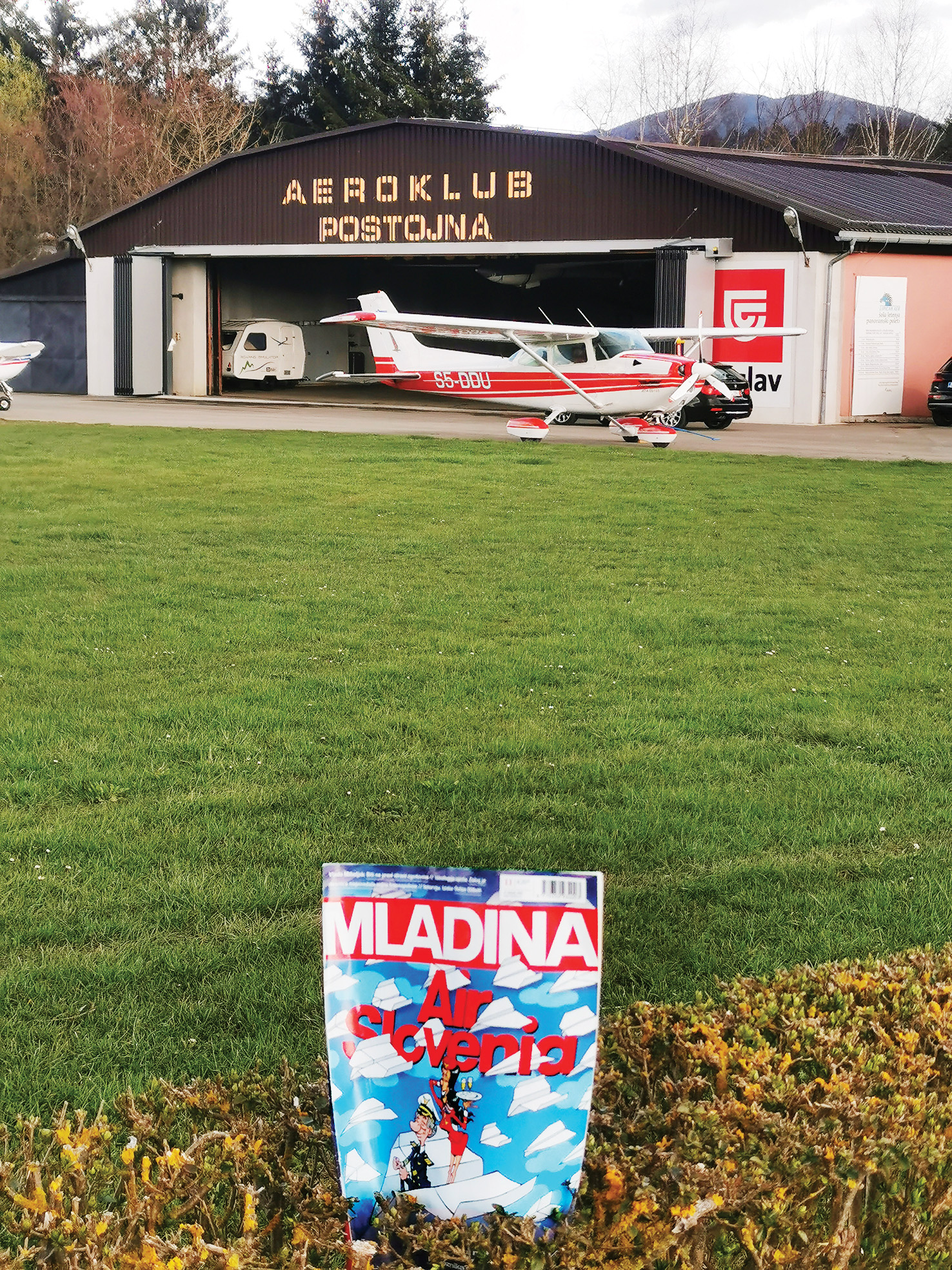 Air Slovenia v Postojni | Rajmond Debevec