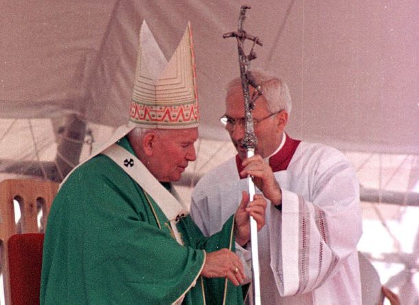 Nekdanji (zdaj že pokojni) papež Janez Pavel II. 