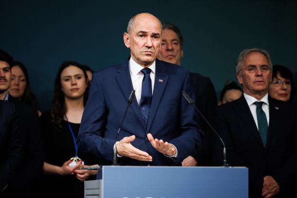 Janez Janša, predsednik SDS, mora spet plačati odškodnino