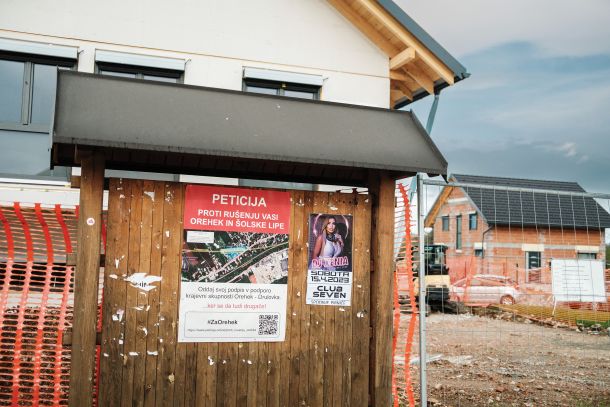 Protest vaščanov Orehka proti predvideni podzemni železnici 