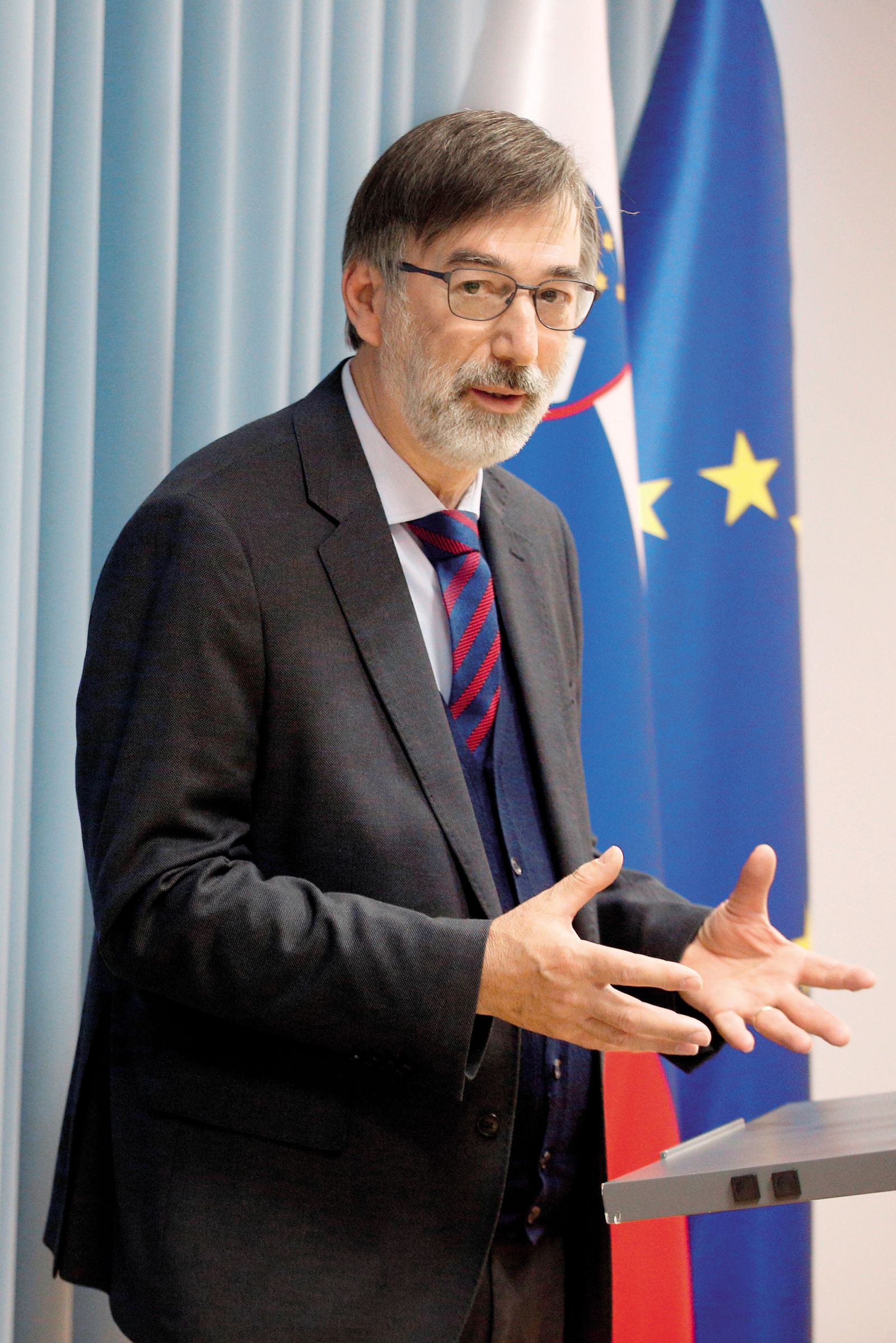 Minister za izobraževanje Darjo Felda