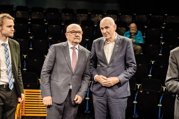 Poljski evropski poslanec Ryszard Legutko iz vrst ultrakonservativne stranke Zakon in pravičnost je predaval v Ljubljani. Dogodka se je udeležil tudi prvak opozicije.